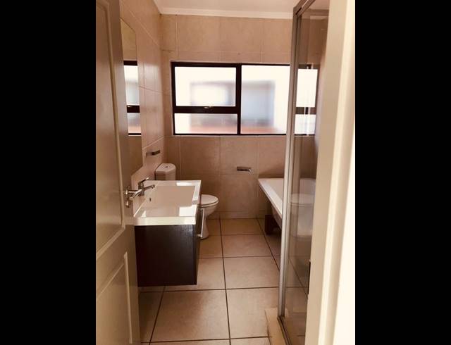2 BEDROOM PROPERTY TO RENT IN GREENSTONE HILL